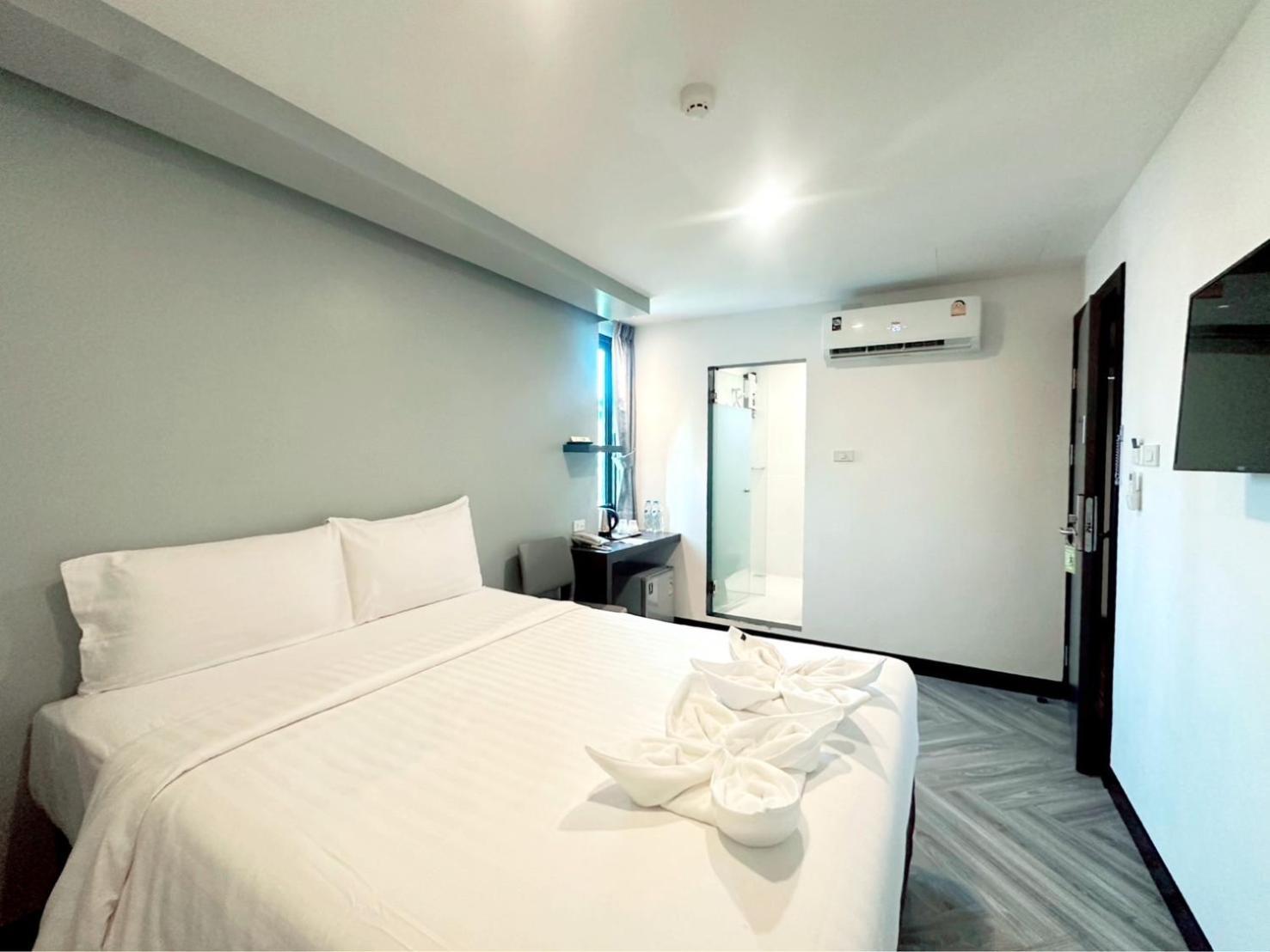14 Sathorn Hotel No-Parking Bangkok Esterno foto